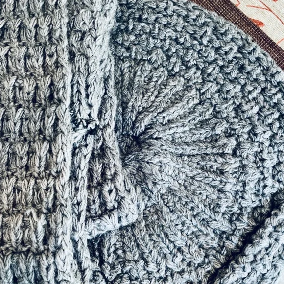 Matching Hat & Scarf - Picture 2 of 3